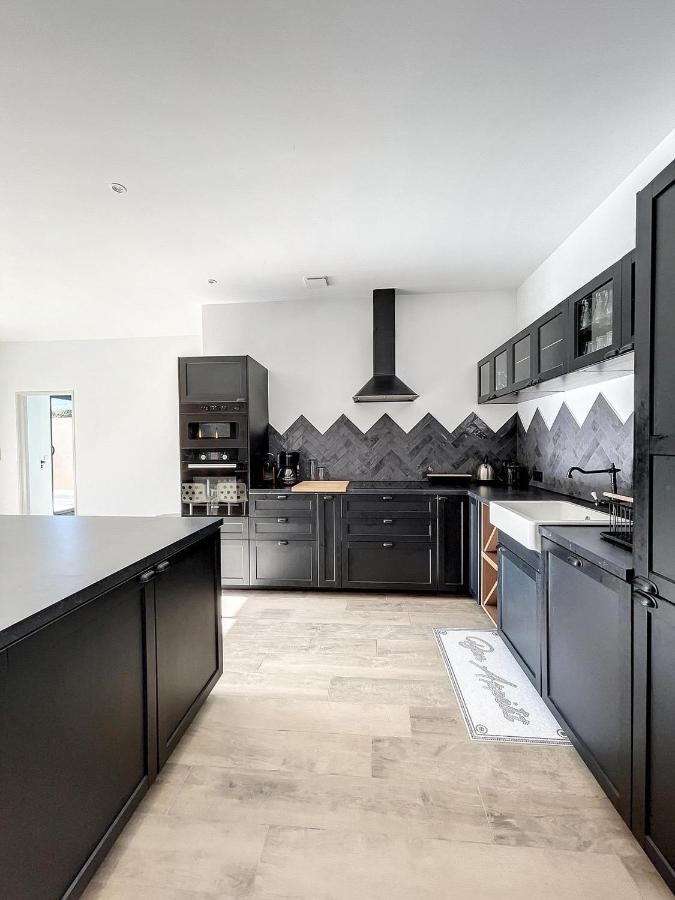 Villa 400M2 Piscine Interieure Tres Calme Agde Exteriör bild