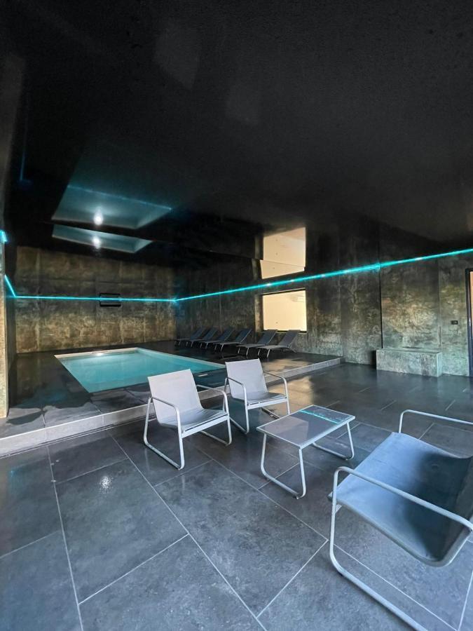 Villa 400M2 Piscine Interieure Tres Calme Agde Exteriör bild
